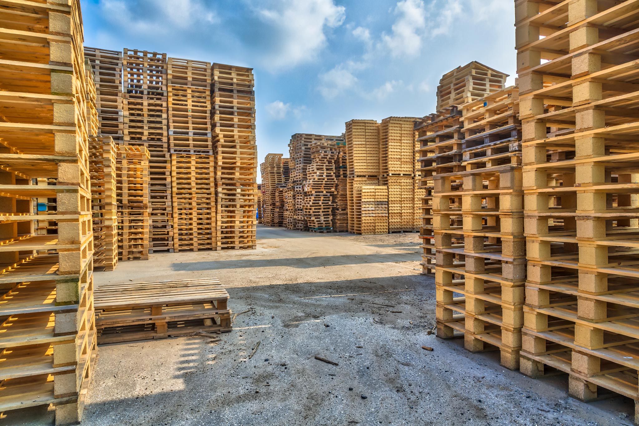 Advantages of Dealing With a Pallet Supplier